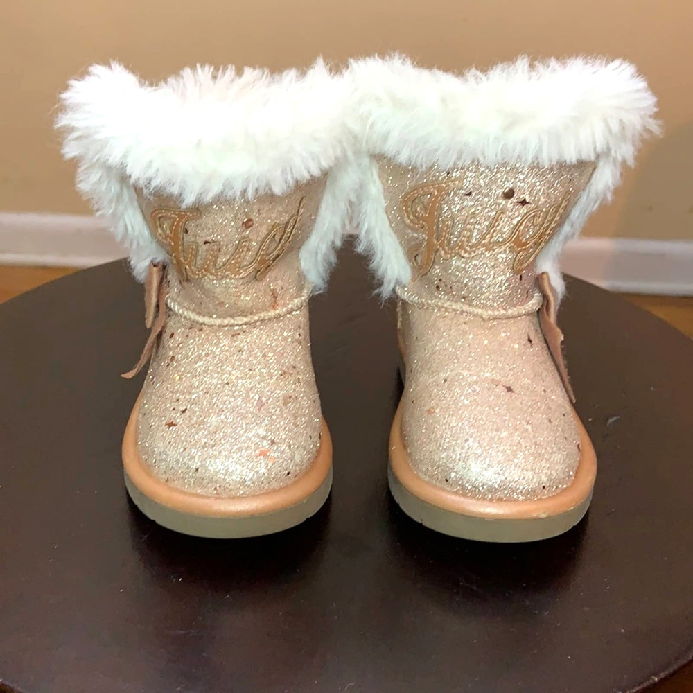 Toddler Girl's Lil Windsor Faux Fur Juicy Couture Glitter Boots Rose Gold Size 6
